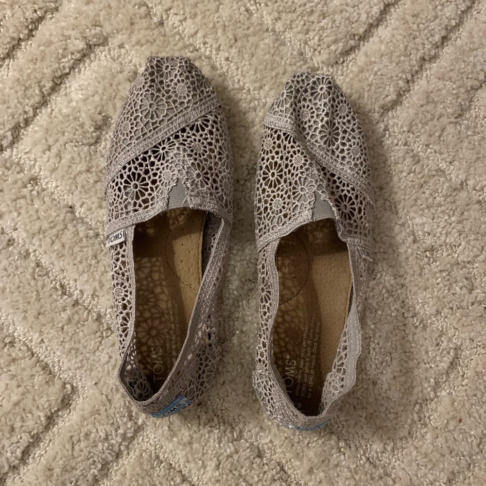 Toms